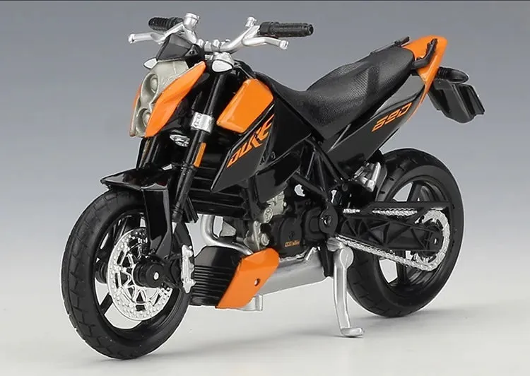 1:18 KTM 2008 690 Duke