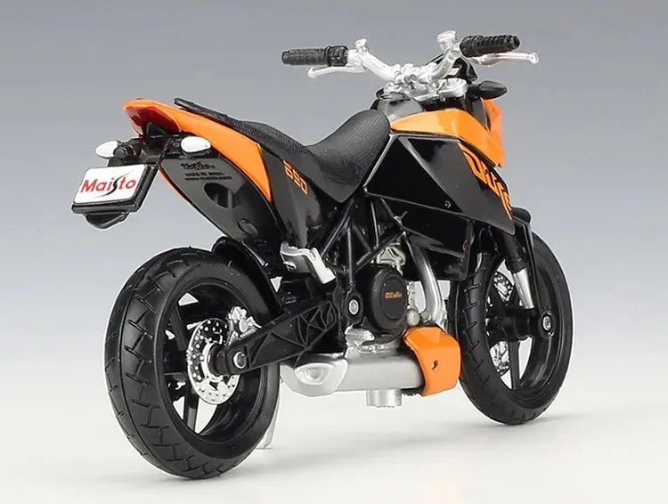 1:18 KTM 2008 690 Duke